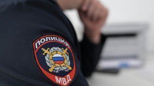 Сотрудник МВД за работой