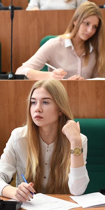 Студенты во время лекции 