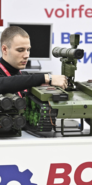 участник Всероссийского общества изобретателей и рационализаторов на выставке