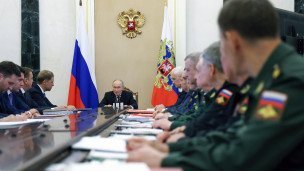 Vladimir-Putin-provodit-soveshchanie