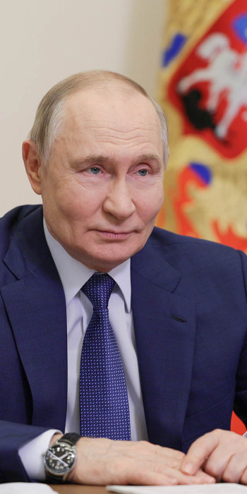 Владимир Путин во время совещания
