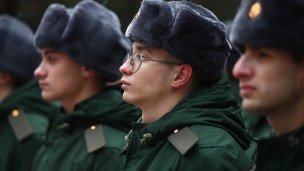 Призывники перед отправкой на службу в вооруженные силы РФ 