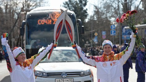 Факелоносцы олимпийского огня 