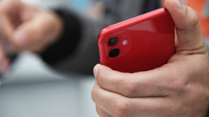 Телефон в руке 