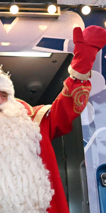 Дед Мороз из Великого Устюга перед отправлением тематического поезда