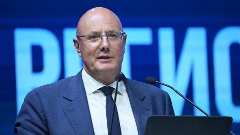 Заместитель председателя правительства РФ Дмитрий Чернышенко выступает на пленарном заседании