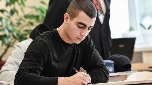 Учащийся во время занятий в аудитории