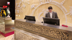 Стойка регистрации в отеле