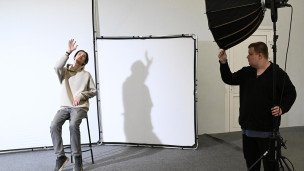 Fotograf-i-model'-v-fotostudii