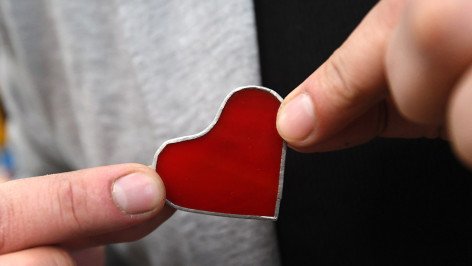 Сердечко в руках