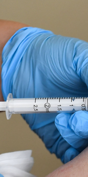 Вакцинация крупным планом