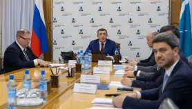 председатель комиссии Госсовета на заседании